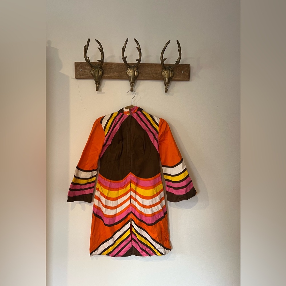 Dolly rockers vintage show stopping mini dress!